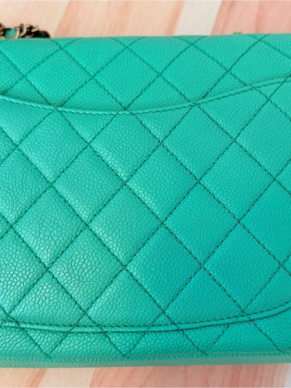 CHANEL Filigree Flap bag, quilted caviar, medium, green - Picture 3 of 13